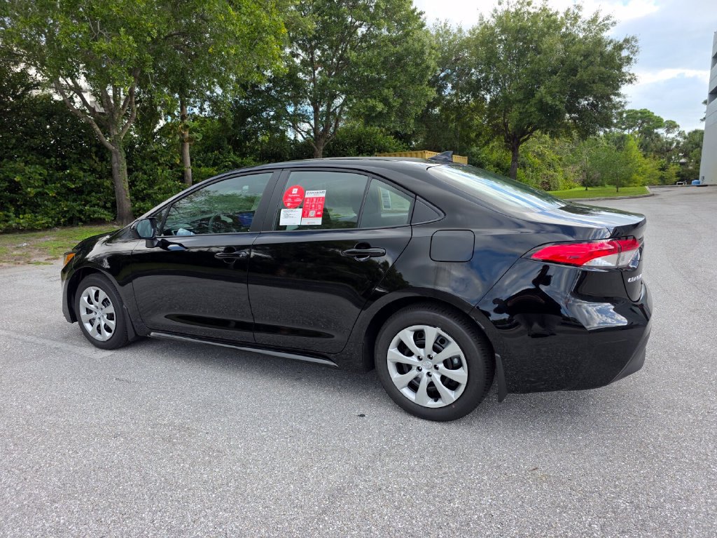 New 2027 Toyota Corolla LE FWD image 9
