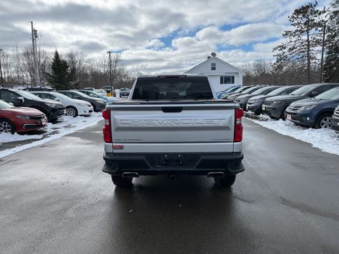Used 2019 Chevrolet Silverado 1500 Custom Trail Boss w/ Custom Convenience Package image 2