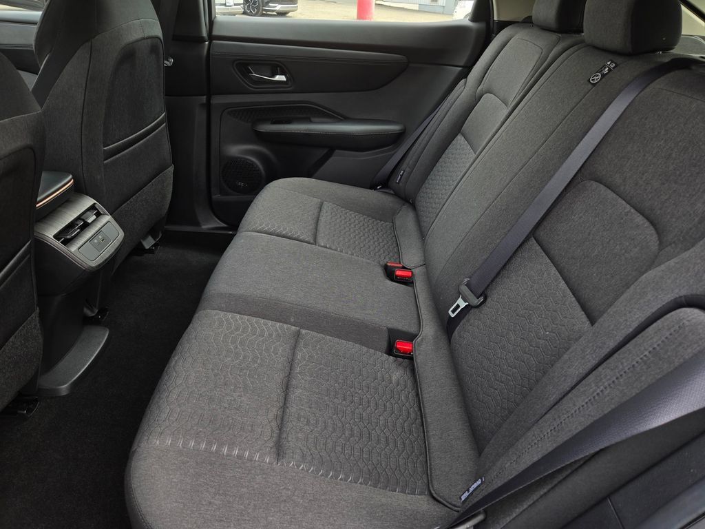 Used 2023 Nissan Ariya FWD image 13