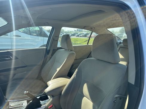 Used 2017 Honda Accord EX image 5