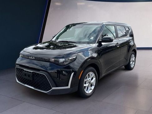 Certified 2025 Kia Soul LX FWD image 1