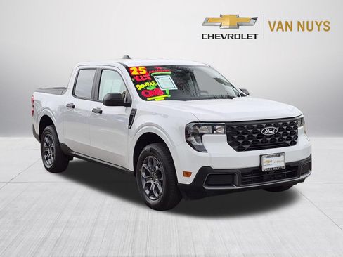 Used 2025 Ford Maverick XLT w/ Equipment Group 302A AWD/4WD image 3