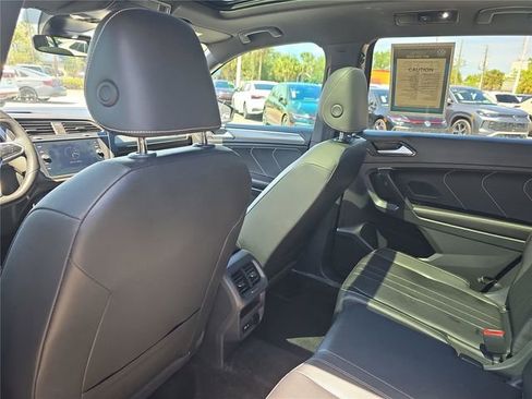 Used 2024 Volkswagen Tiguan SE R-Line image 11