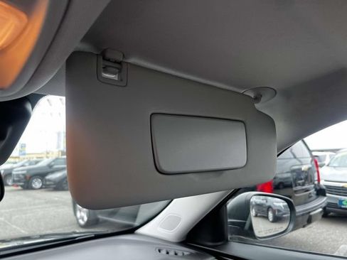 Used 2025 Chevrolet TrailBlazer LS FWD image 31