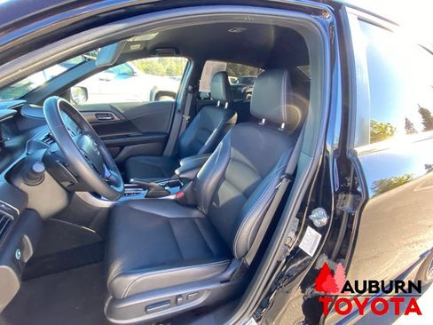 Used 2017 Honda Accord Sport image 27