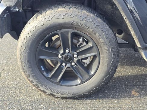 Used 2021 Jeep Wrangler Unlimited Sahara image 9