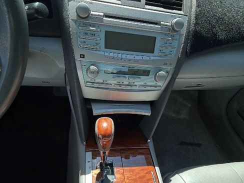 Used 2009 Toyota Camry XLE image 30