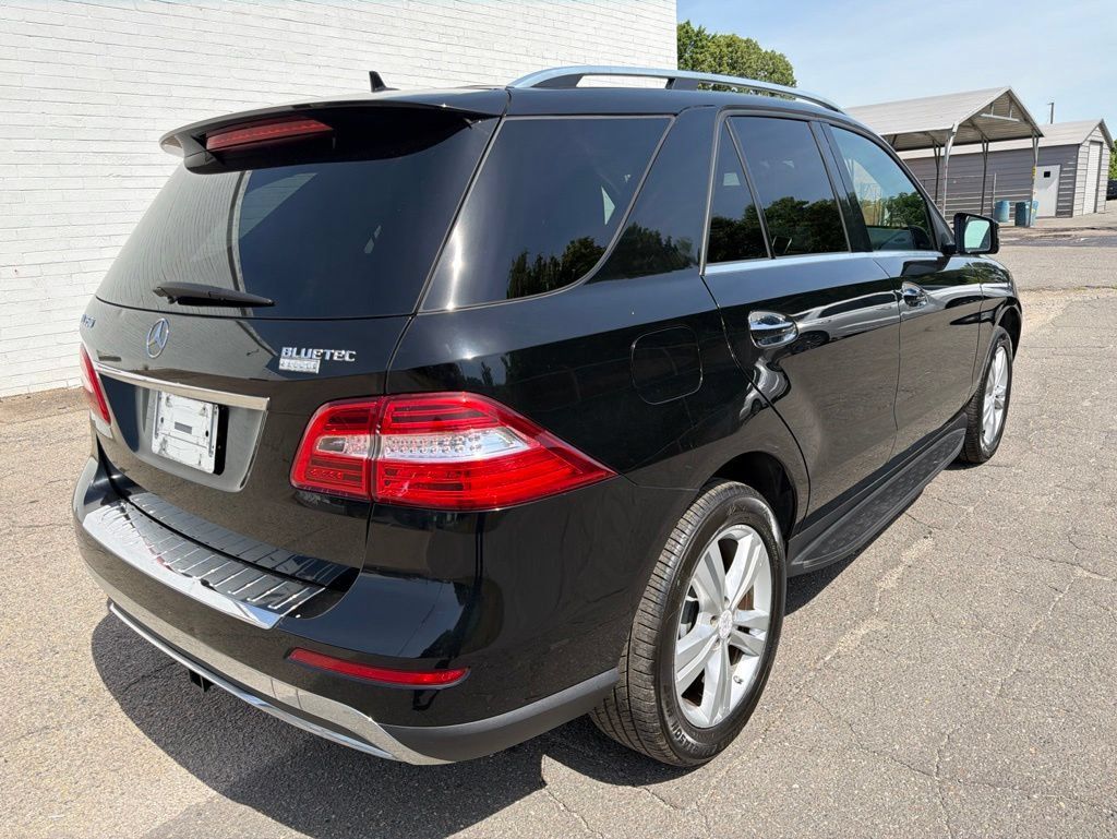 Used 2013 Mercedes-Benz ML 350 BlueTEC 4MATIC image 2