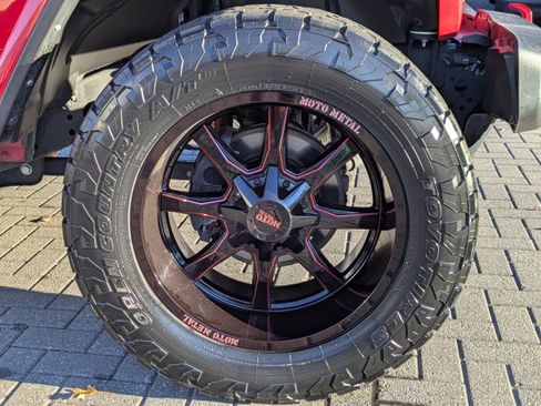 Used 2022 Jeep Wrangler Unlimited Rubicon w/ LED Lighting Group image 12