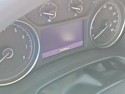 Used 2022 Buick Enclave Essence w/ Experience Buick Package FWD image 12