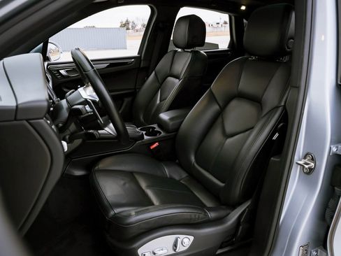 Used 2018 Porsche Macan S image 19