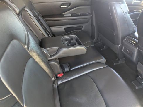 Certified 2023 Nissan Pathfinder SL w/ Lighting Package (N92) image 15