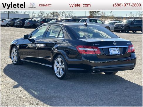 Used 2013 Mercedes-Benz E 350 4MATIC Sedan image 4