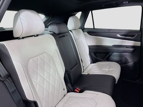 New 2026 Volkswagen Atlas Cross Sport SEL Premium R-Line AWD/4WD image 29