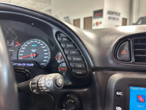 Used 2001 Chevrolet Corvette Z06 w/ Memory Pkg RWD image 22