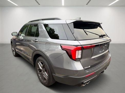 Used 2025 Ford Explorer ST w/ Sun And Sound Package AWD/4WD image 2