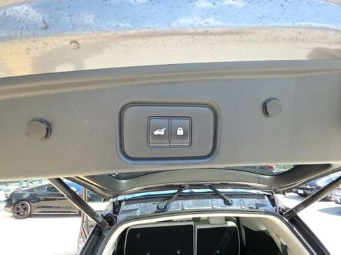 Used 2022 Nissan Pathfinder SL image 28