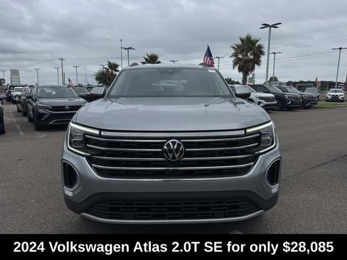 Used 2024 Volkswagen Atlas SE FWD image 2