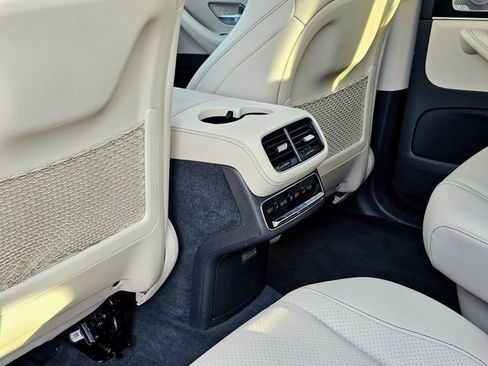 Used 2020 Mercedes-Benz GLS 450 4MATIC image 28