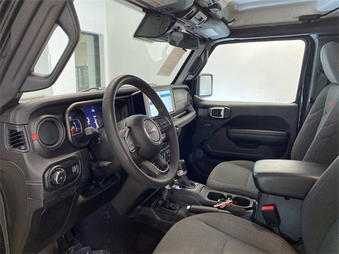 Used 2024 Jeep Wrangler Unlimited Rubicon image 15