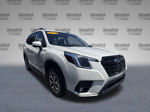 Used 2022 Subaru Forester Premium AWD/4WD image 2