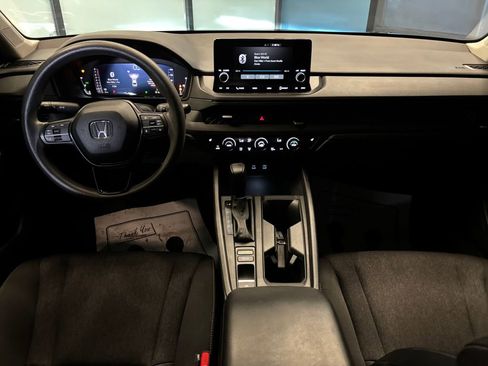 Used 2023 Honda Accord EX image 9