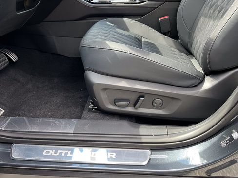 New 2026 Mitsubishi Outlander SEL AWD/4WD image 17