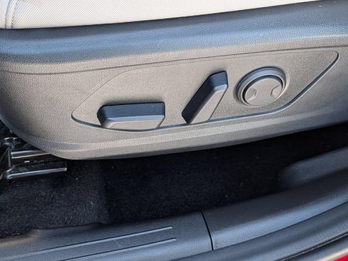 Used 2025 Hyundai Tucson SEL FWD image 17
