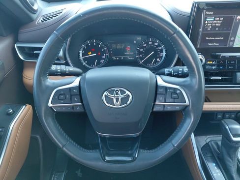 Used 2020 Toyota Highlander Platinum image 36