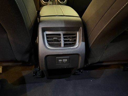 Used 2025 Chevrolet Blazer LT FWD image 23