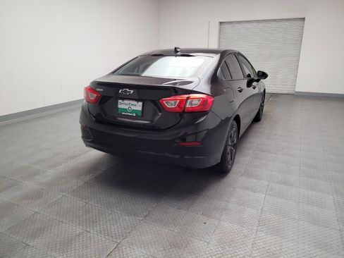 Used 2017 Chevrolet Cruze LS FWD image 7