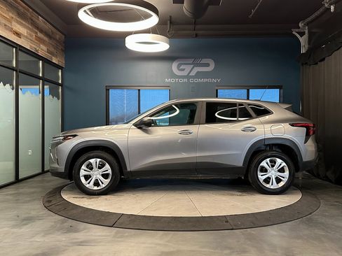 Used 2024 Chevrolet Trax LS w/ LPO, Blackout Package image 6