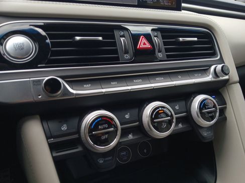 Used 2023 Genesis G70 3.3T w/ Sport Prestige Package image 18