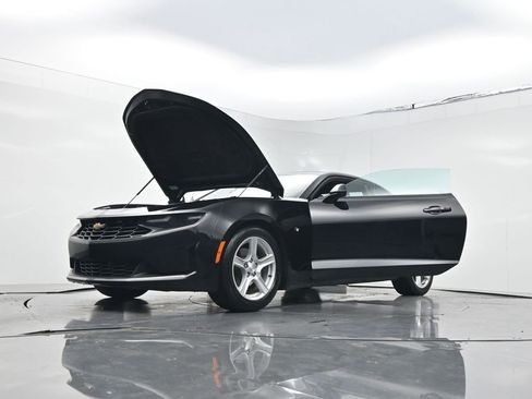 Used 2023 Chevrolet Camaro LT RWD image 31