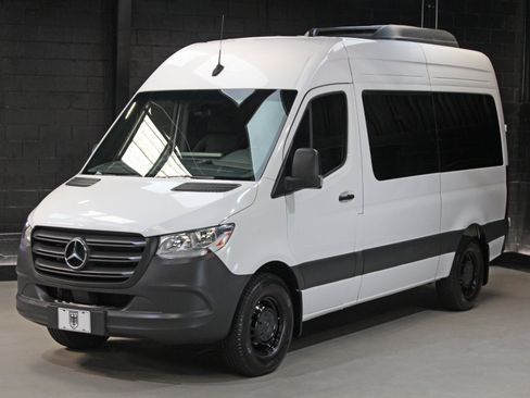 Used 2024 Mercedes-Benz Sprinter 2500 image 71