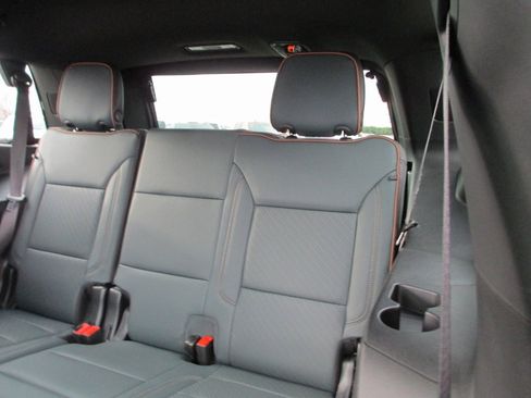 Certified 2025 GMC Yukon AT4 w/ AT4 Premium Plus Package image 24