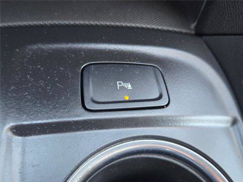 Used 2023 Chevrolet Equinox LT FWD image 24
