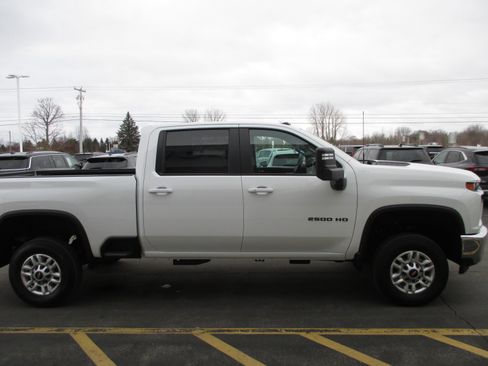 Used 2023 Chevrolet Silverado 2500 LT w/ Convenience Package image 6