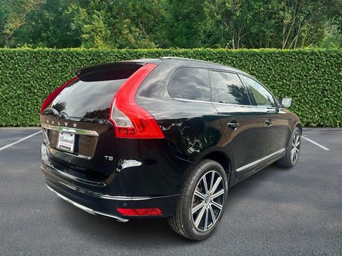 Used 2016 Volvo XC60 T5 Premier w/ Proximity Package FWD image 3