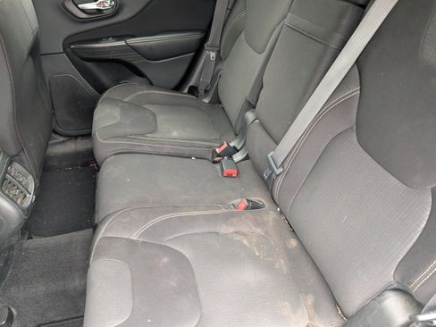 Used 2015 Jeep Cherokee Latitude image 7