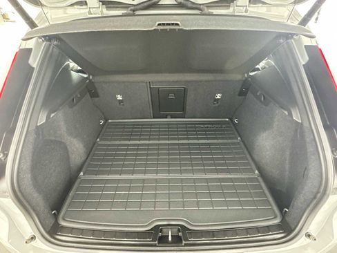 Used 2025 Volvo XC40 B5 Core w/ Protection Package Premier image 25