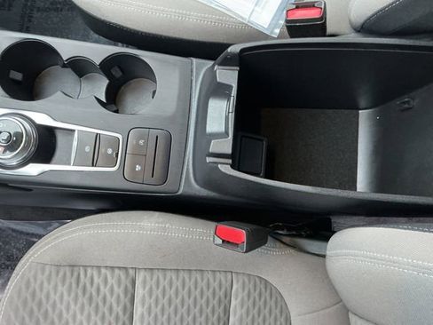 Used 2022 Ford Escape SE image 29