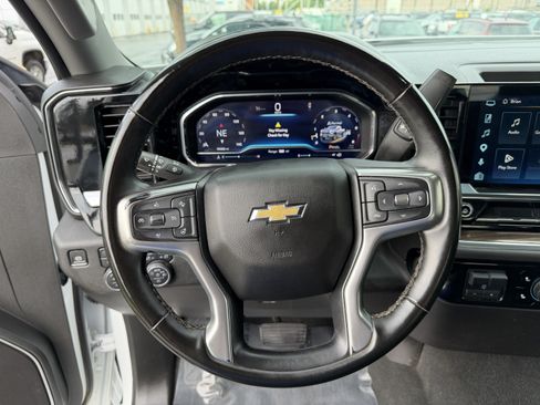 Used 2025 Chevrolet Silverado 2500 LT w/ Convenience Package AWD/4WD image 17