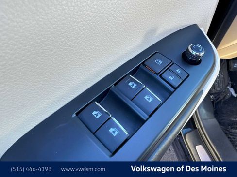 Used 2018 Toyota Highlander Limited image 23