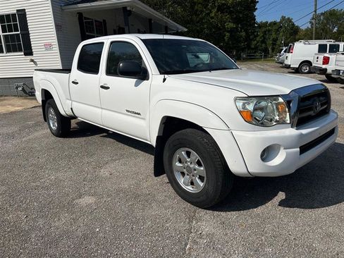 Used 2010 Toyota Tacoma PreRunner image 2
