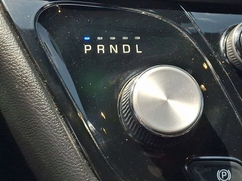 Used 2025 Chrysler Pacifica Select FWD image 14