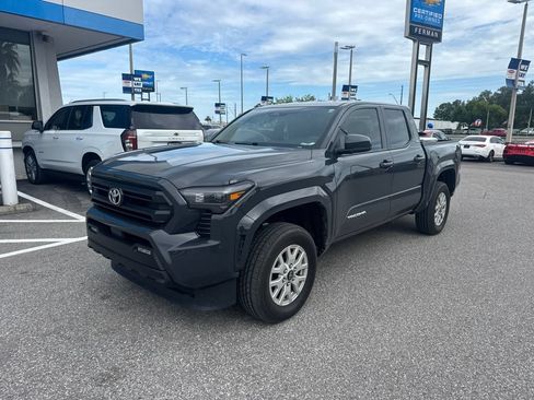 Used 2025 Toyota Tacoma SR5 AWD/4WD image 1