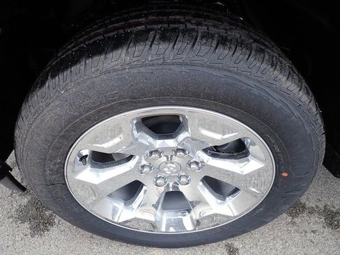 New 2026 RAM 1500 4x4 Crew Cab image 11