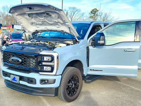 New 2026 Ford F250 Lariat w/ Black Appearance Package image 8