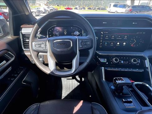 Used 2023 GMC Sierra 1500 Denali w/ Denali Reserve Package AWD/4WD image 5